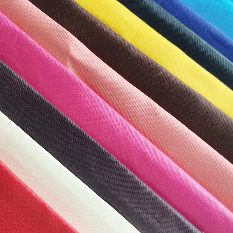 TMIE-08-1-2 85GSM 125 ซม. สวมใส่สบายเสื้อและผ้าซับในโพลีเอสเตอร์ 100% มีสีต่างๆให้เลือกย้อมผ้า Poplin โพลีเอสเตอร์ขัดเงา
