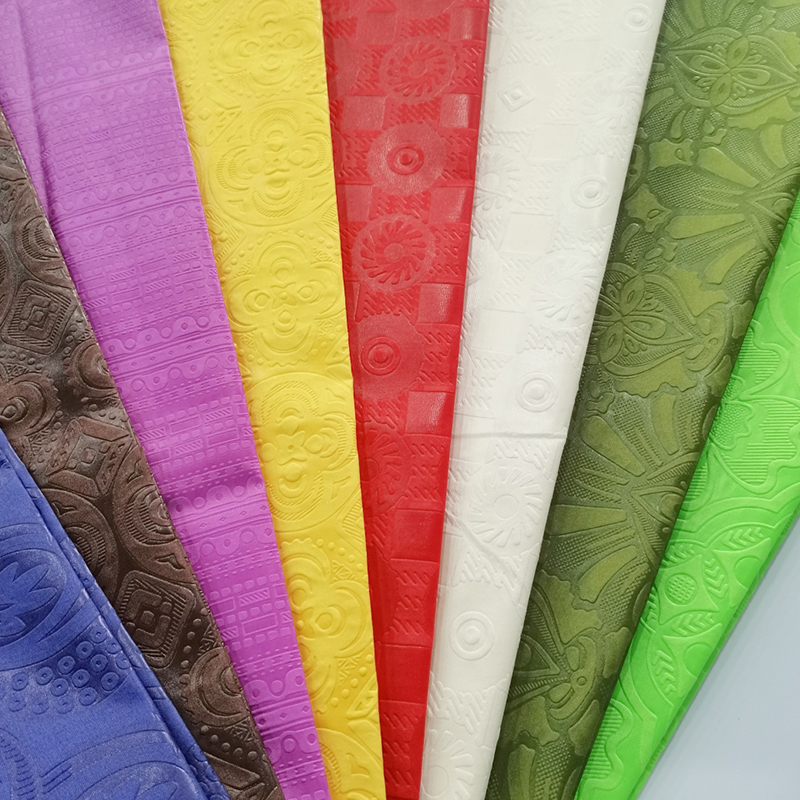 TMIE-08-2-1 ผ้าหน้ากว้างแคบความหนาแน่นสูง 100GSM สีที่กำหนดเองย้อมด้วยผ้า Poplin โพลีเอสเตอร์นูน 3D